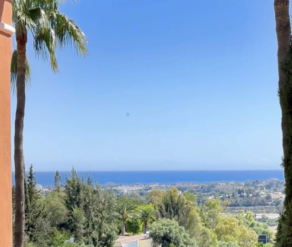 Apartment in Monte Halcones