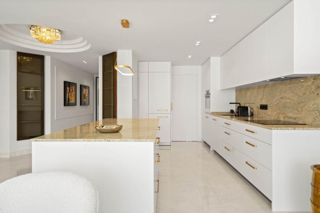 Apartment in New Golden Mile