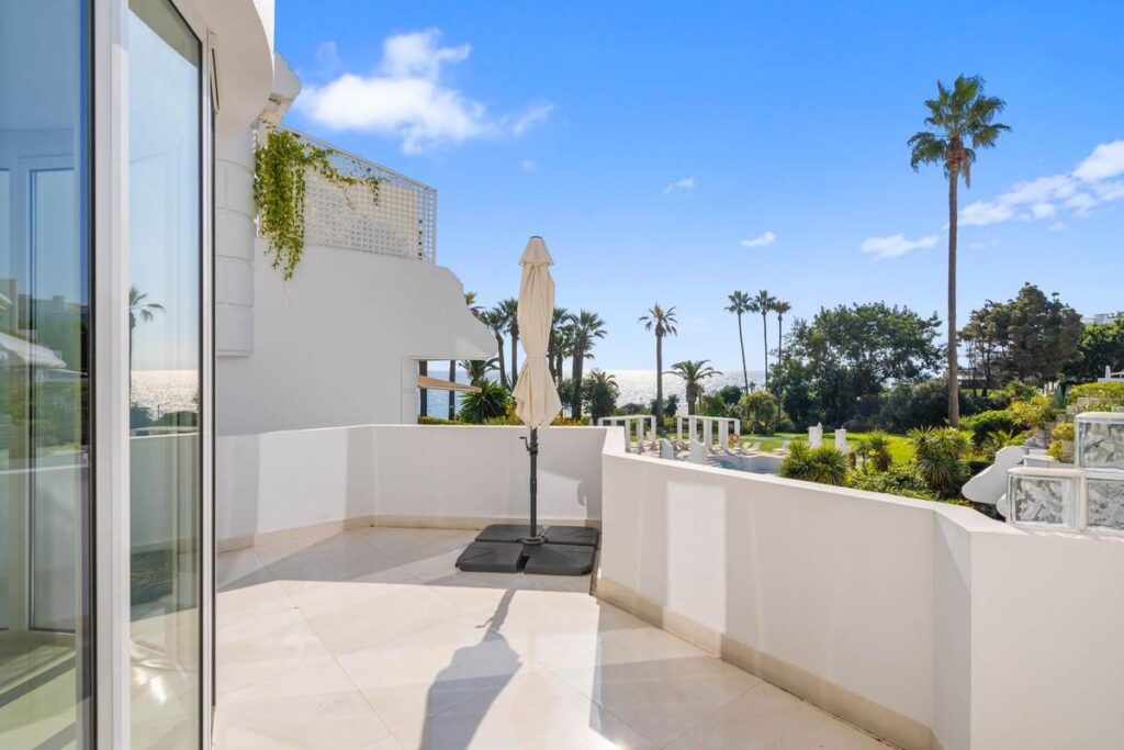 Apartment in New Golden Mile