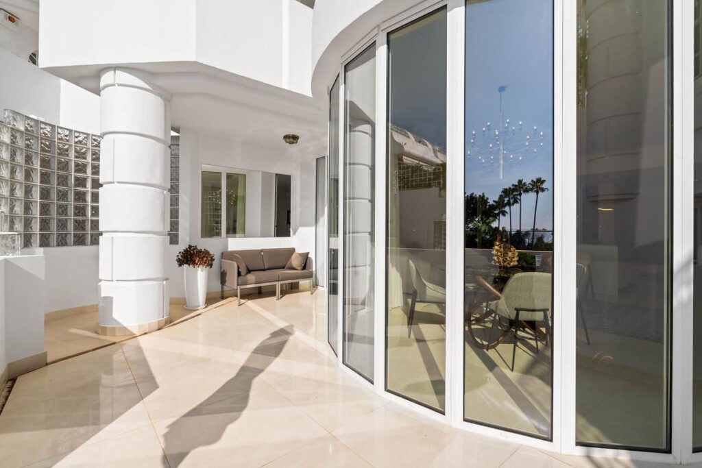 Apartment in New Golden Mile