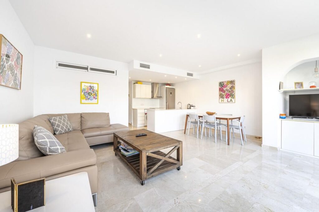 Apartment in Golden Mile